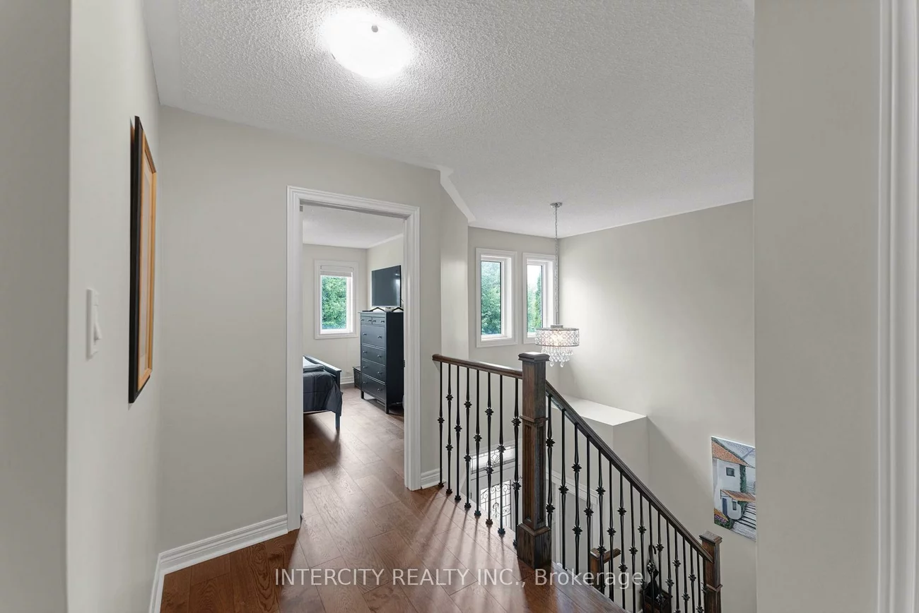37, Redfinch, Vellore Village, Vaughan