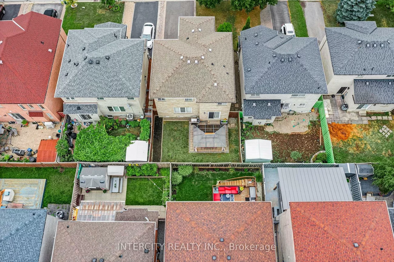 37, Redfinch, Vellore Village, Vaughan