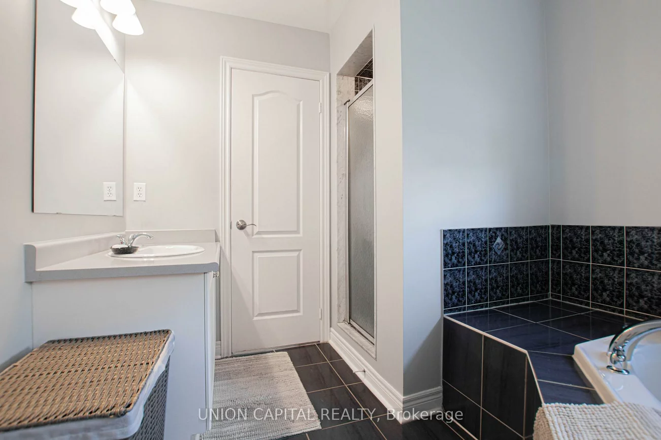 28, Sail, Vellore Village, Vaughan