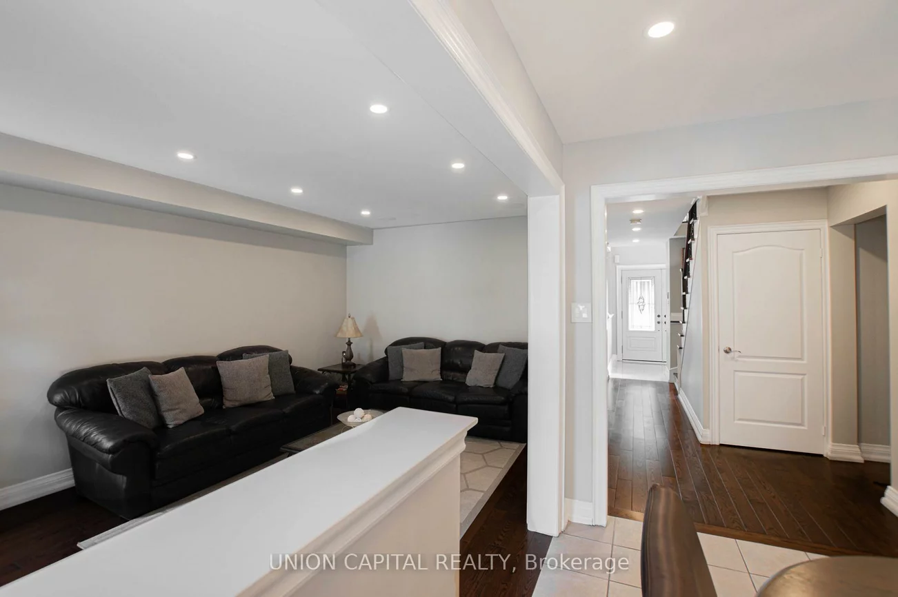 28, Sail, Vellore Village, Vaughan
