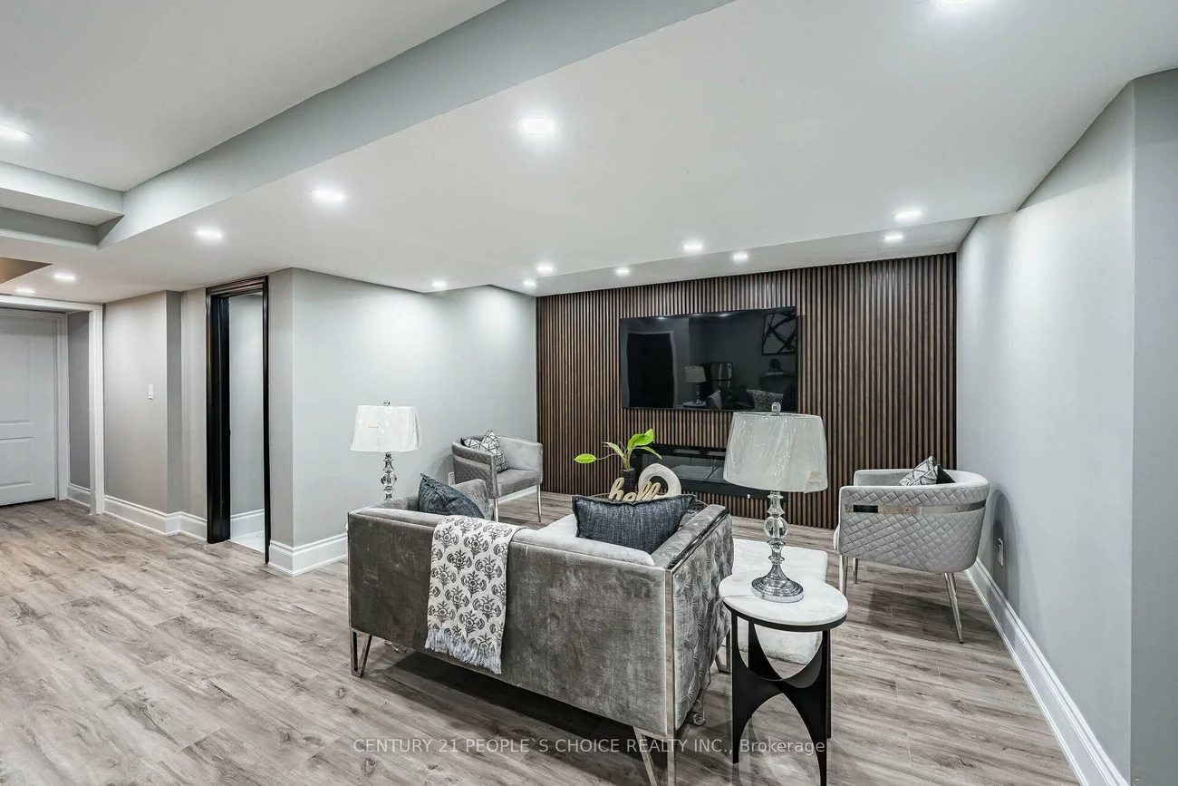 211, Wildberry, Vellore Village, Vaughan