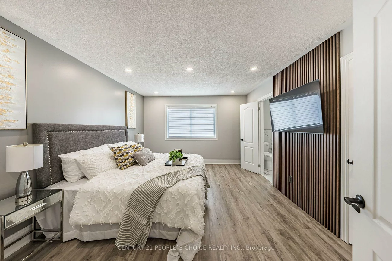 211, Wildberry, Vellore Village, Vaughan