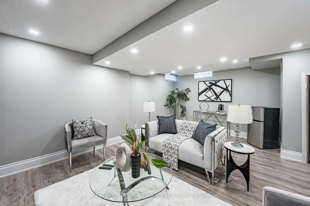 211, Wildberry, Vellore Village, Vaughan