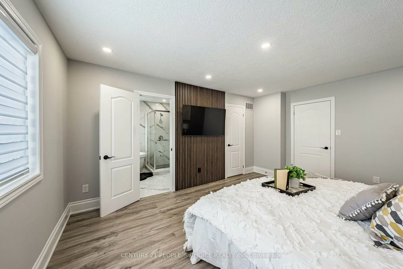211, Wildberry, Vellore Village, Vaughan