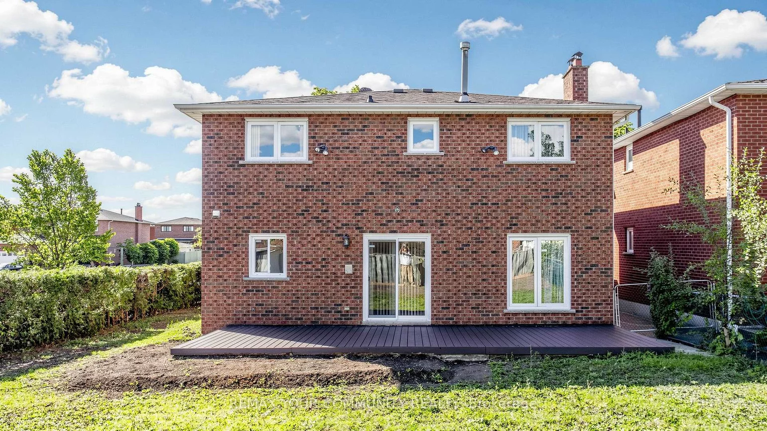2, Janus, West Woodbridge, Vaughan