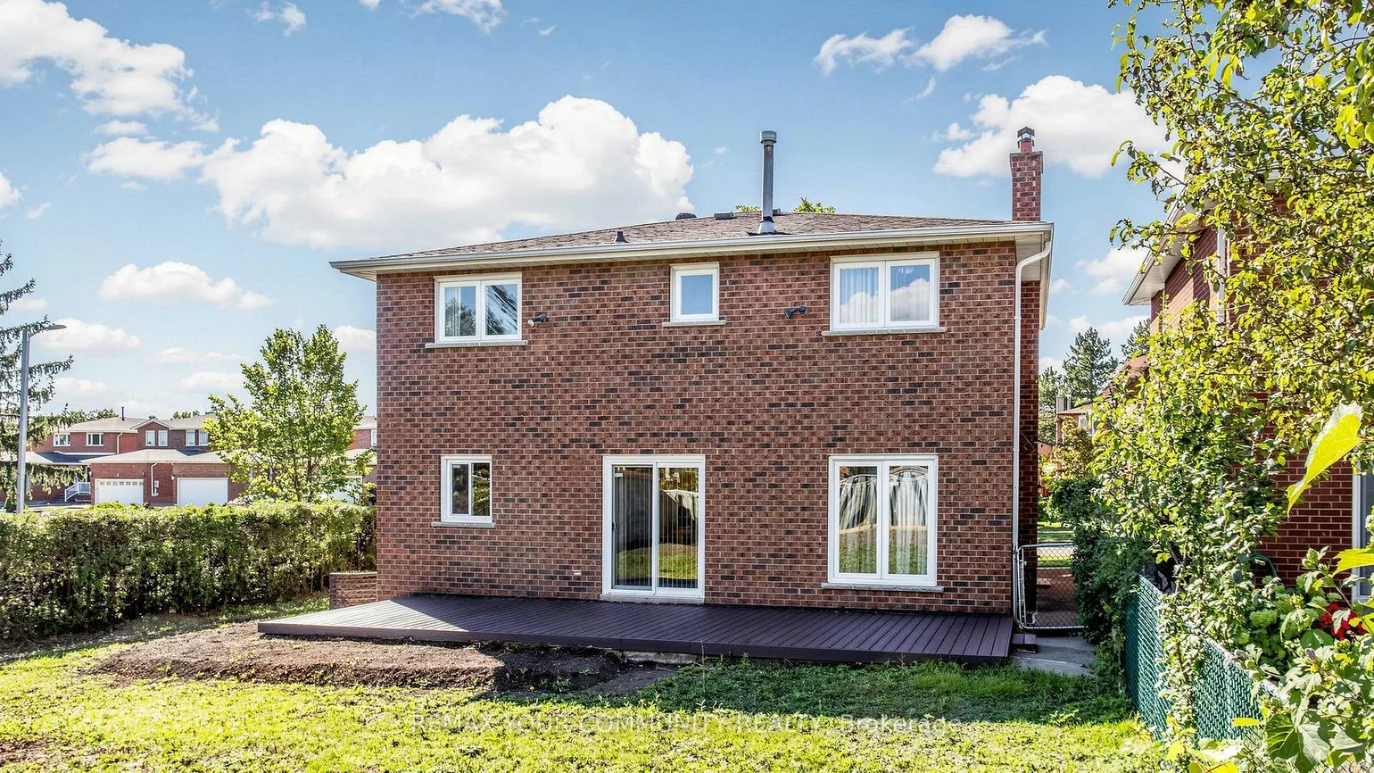 2, Janus, West Woodbridge, Vaughan