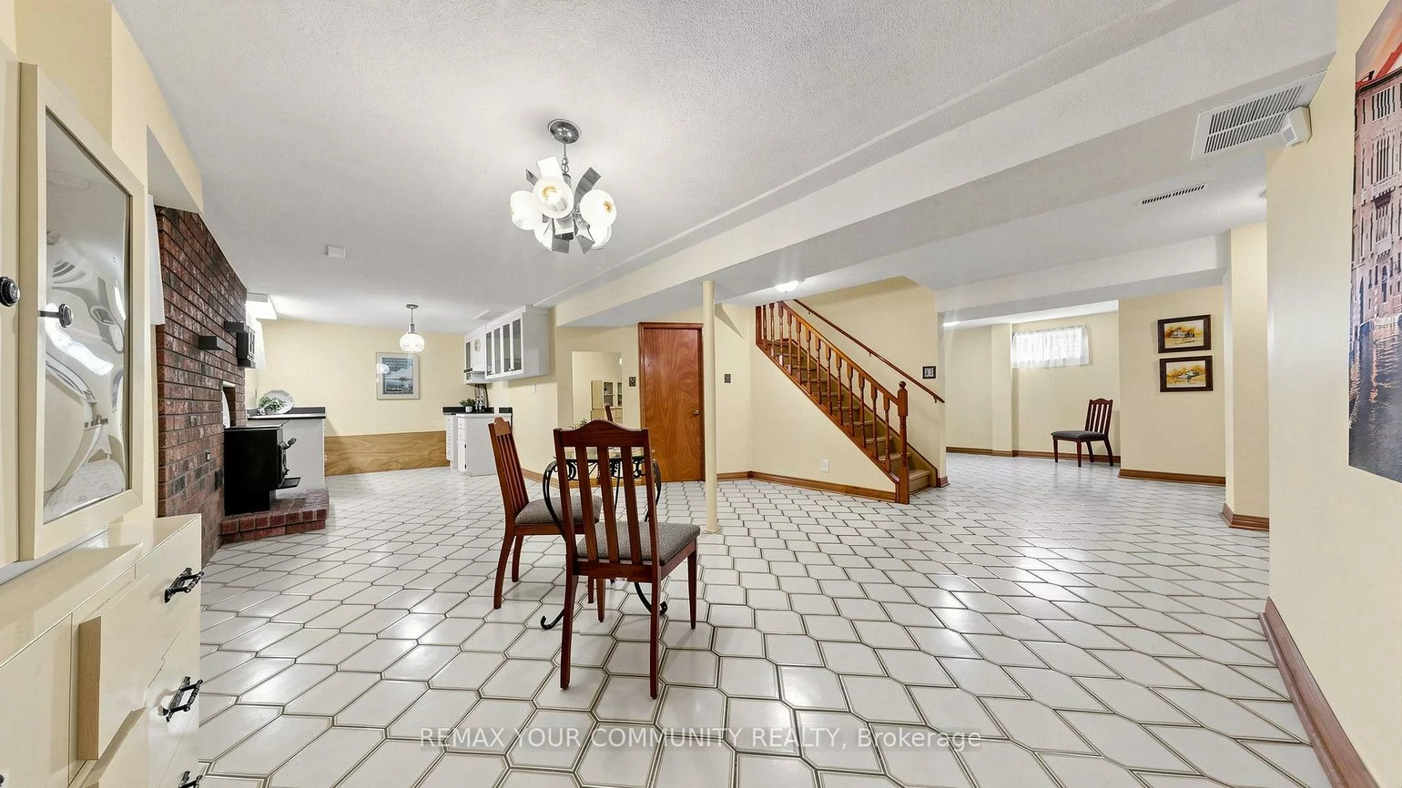 2, Janus, West Woodbridge, Vaughan