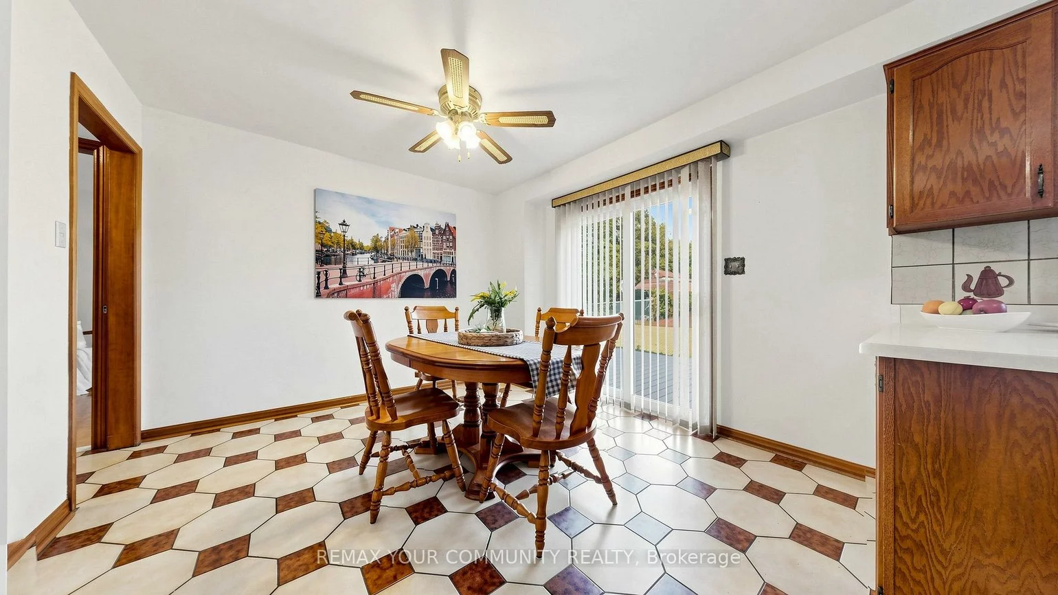 2, Janus, West Woodbridge, Vaughan