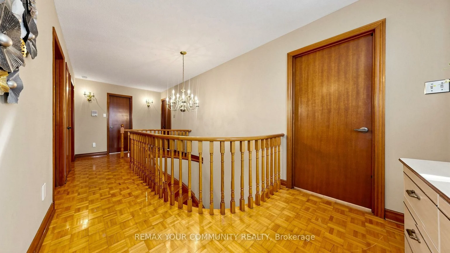 2, Janus, West Woodbridge, Vaughan