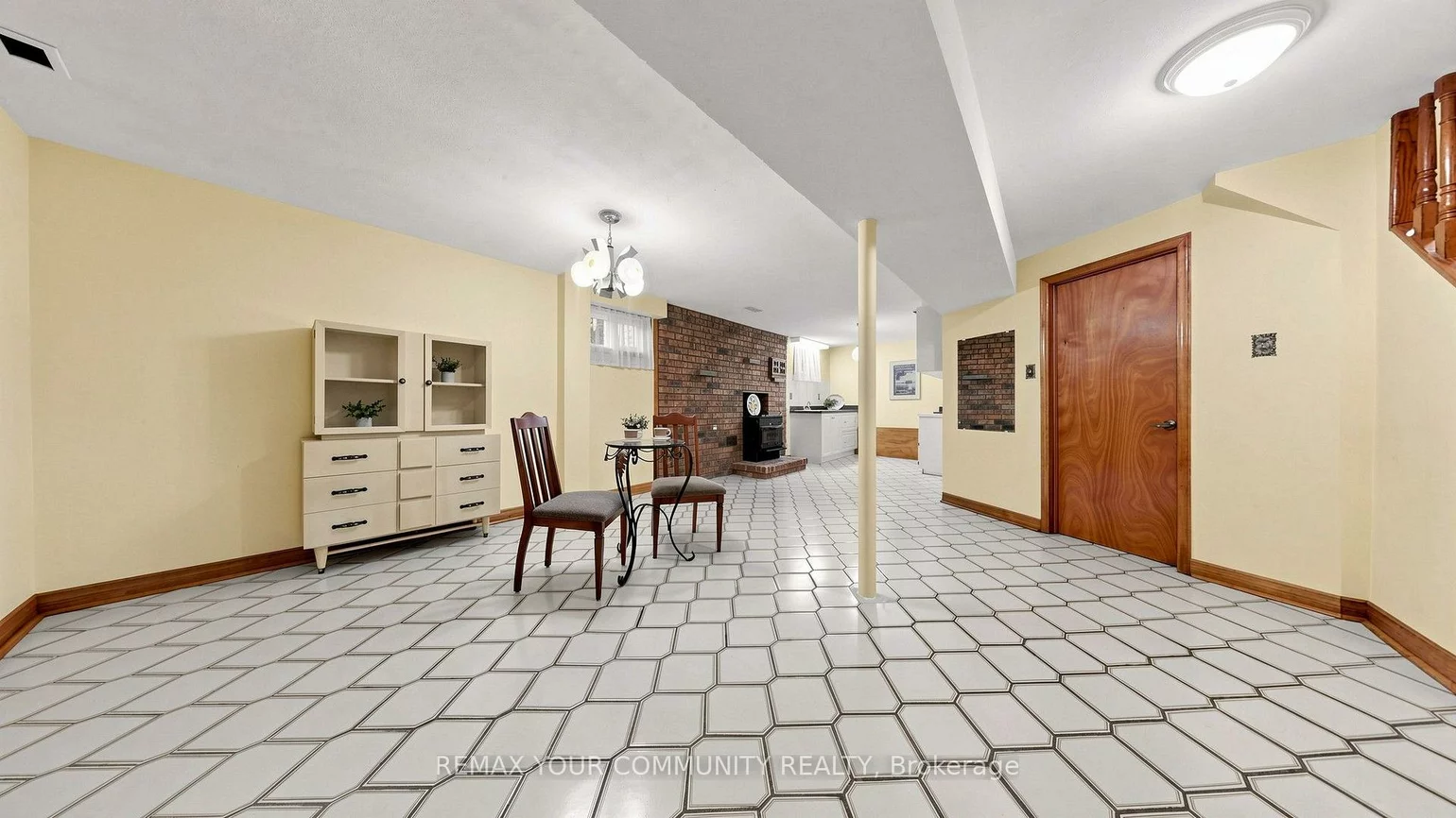 2, Janus, West Woodbridge, Vaughan