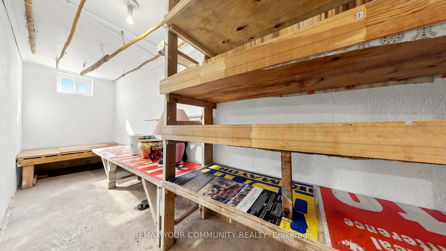 2, Janus, West Woodbridge, Vaughan