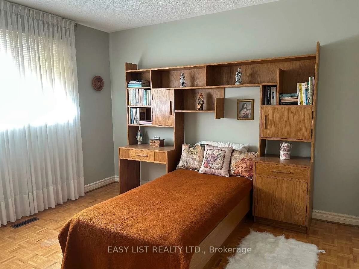 14, Gas Light, East Woodbridge, Vaughan