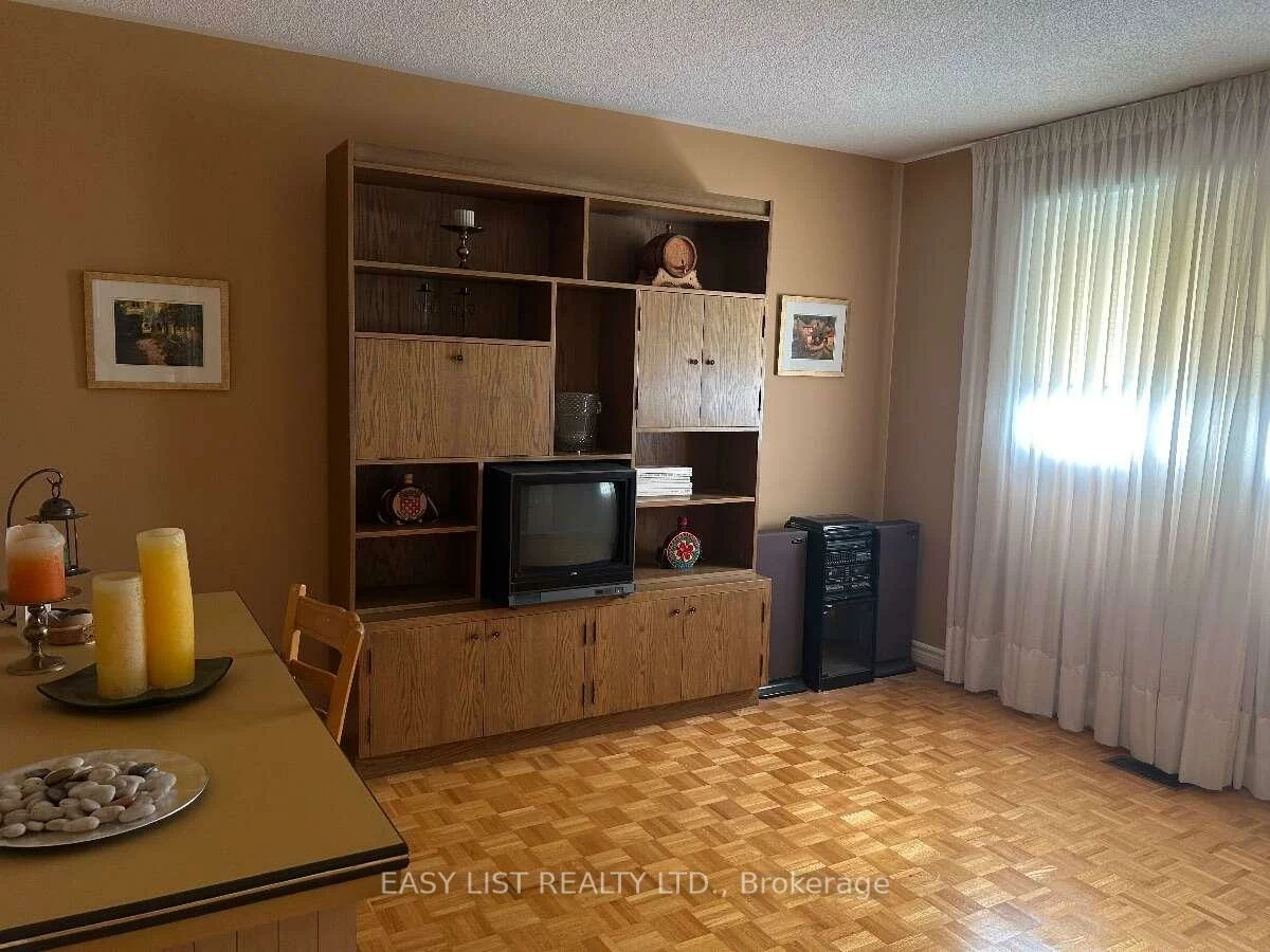 14, Gas Light, East Woodbridge, Vaughan