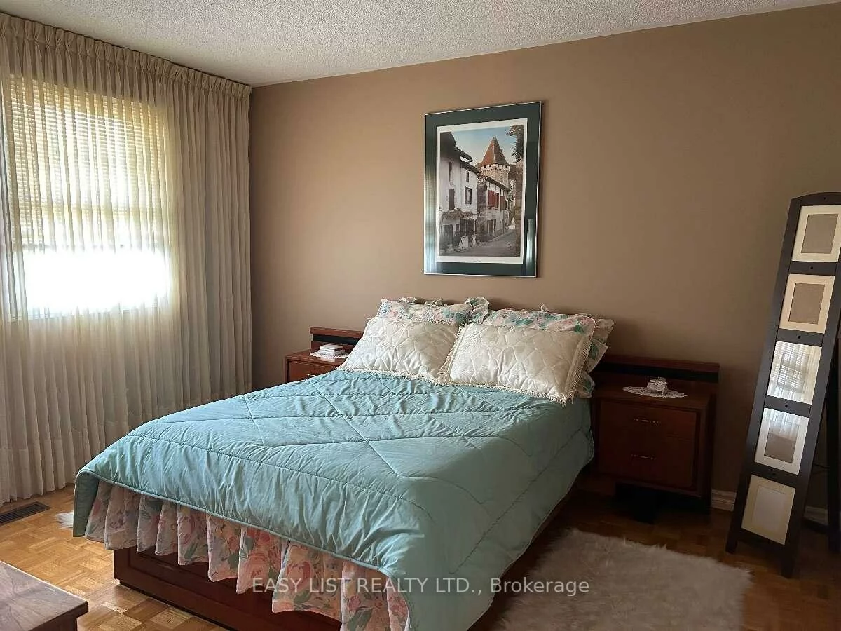 14, Gas Light, East Woodbridge, Vaughan
