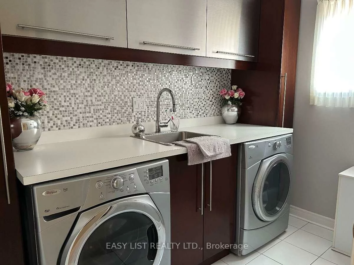 14, Gas Light, East Woodbridge, Vaughan
