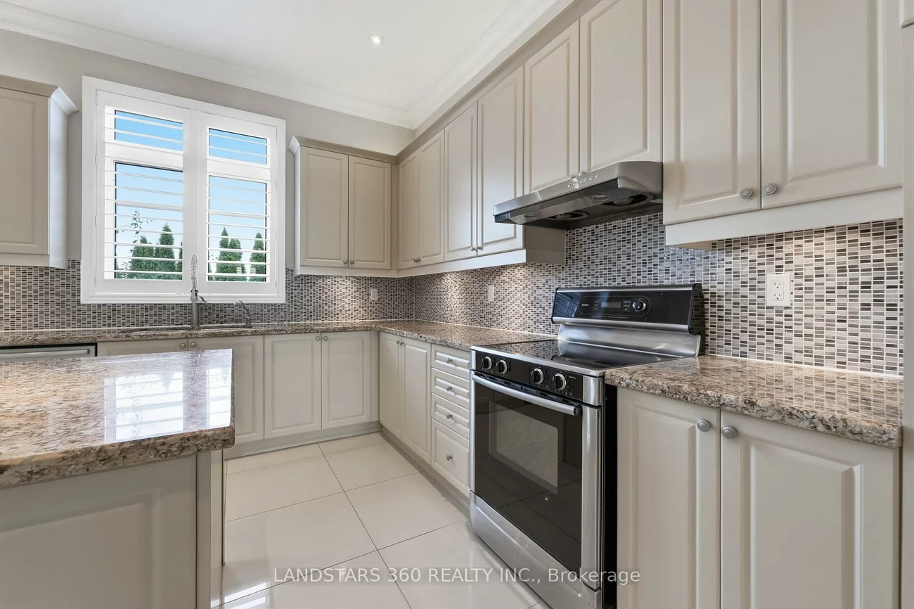 89, Hailsham, Vellore Village, Vaughan