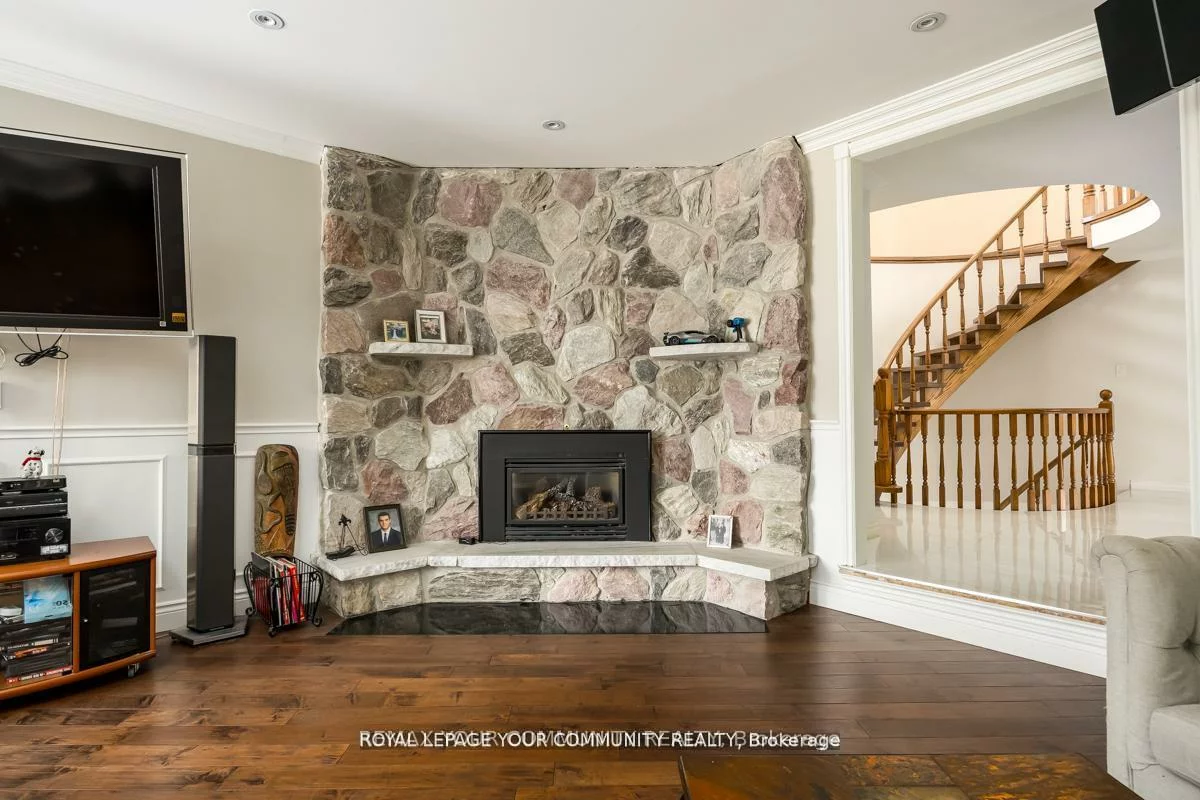 117, Hayhoe, East Woodbridge, Vaughan