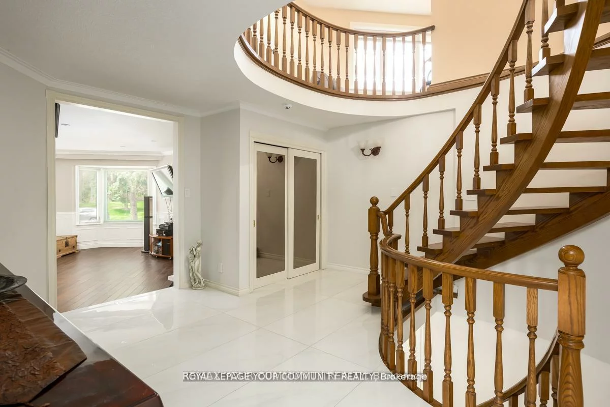 117, Hayhoe, East Woodbridge, Vaughan