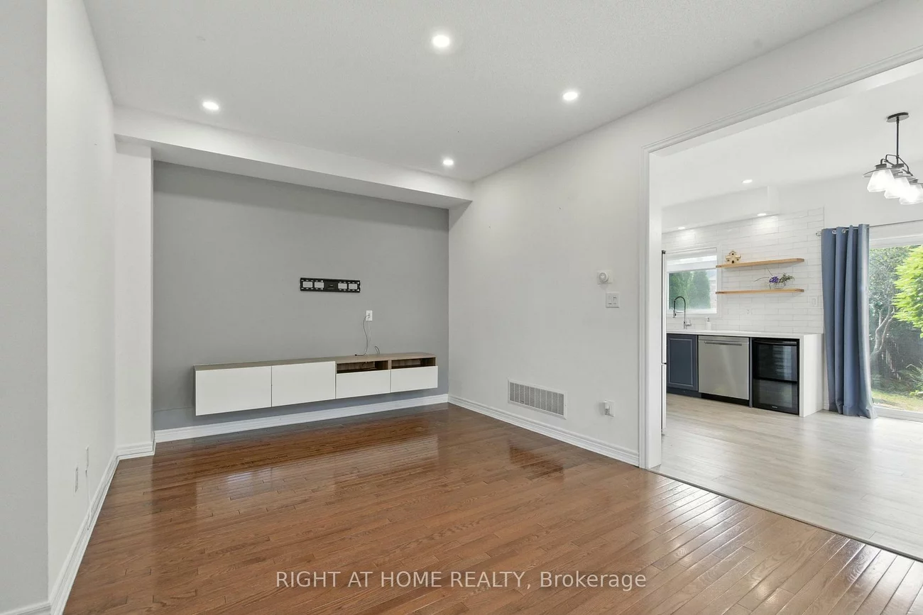 215, Canada, Vellore Village, Vaughan
