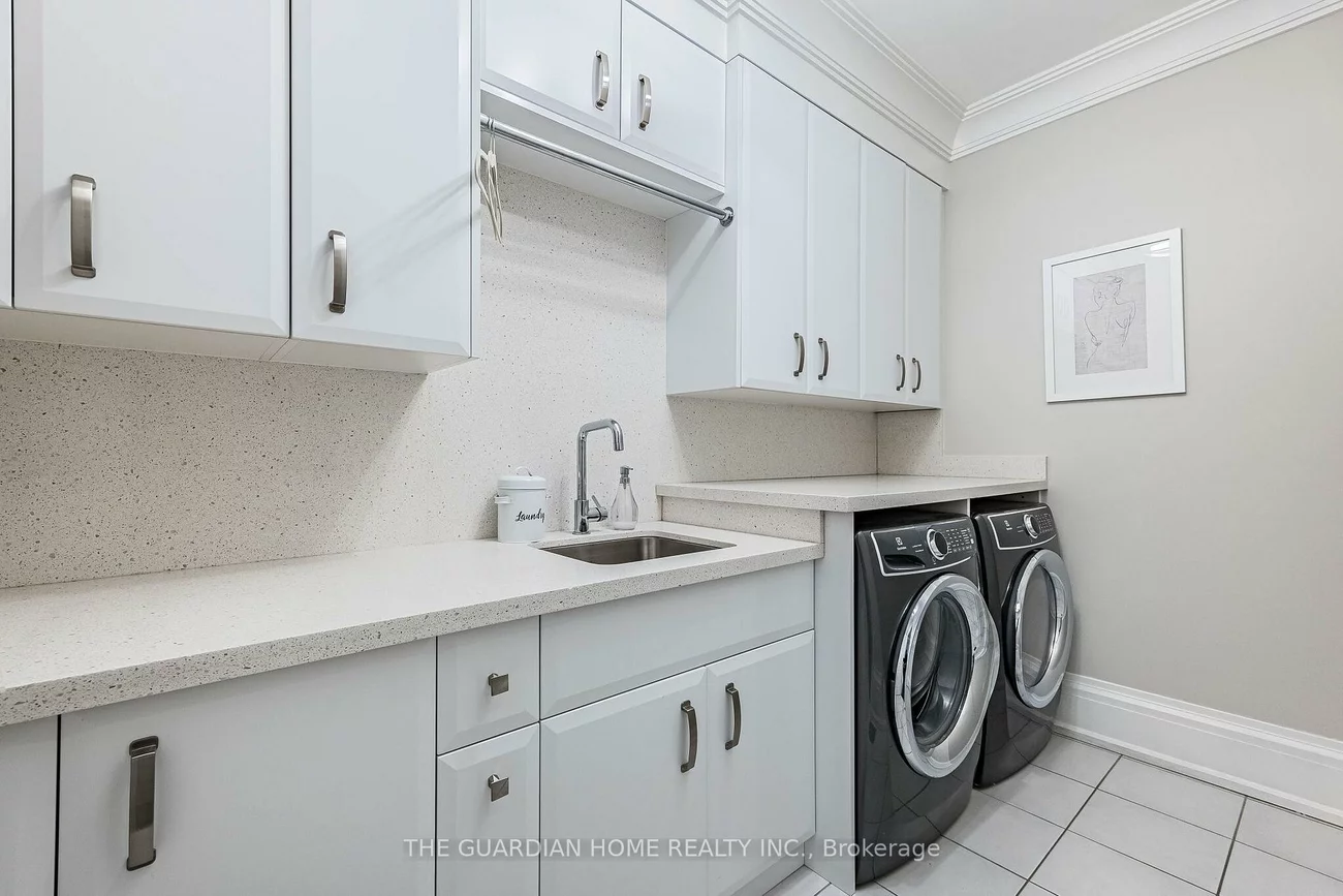 30, Tiburon, Kleinburg, Vaughan