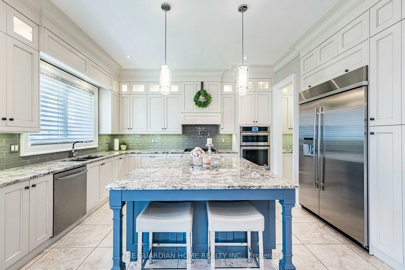 30, Tiburon, Kleinburg, Vaughan