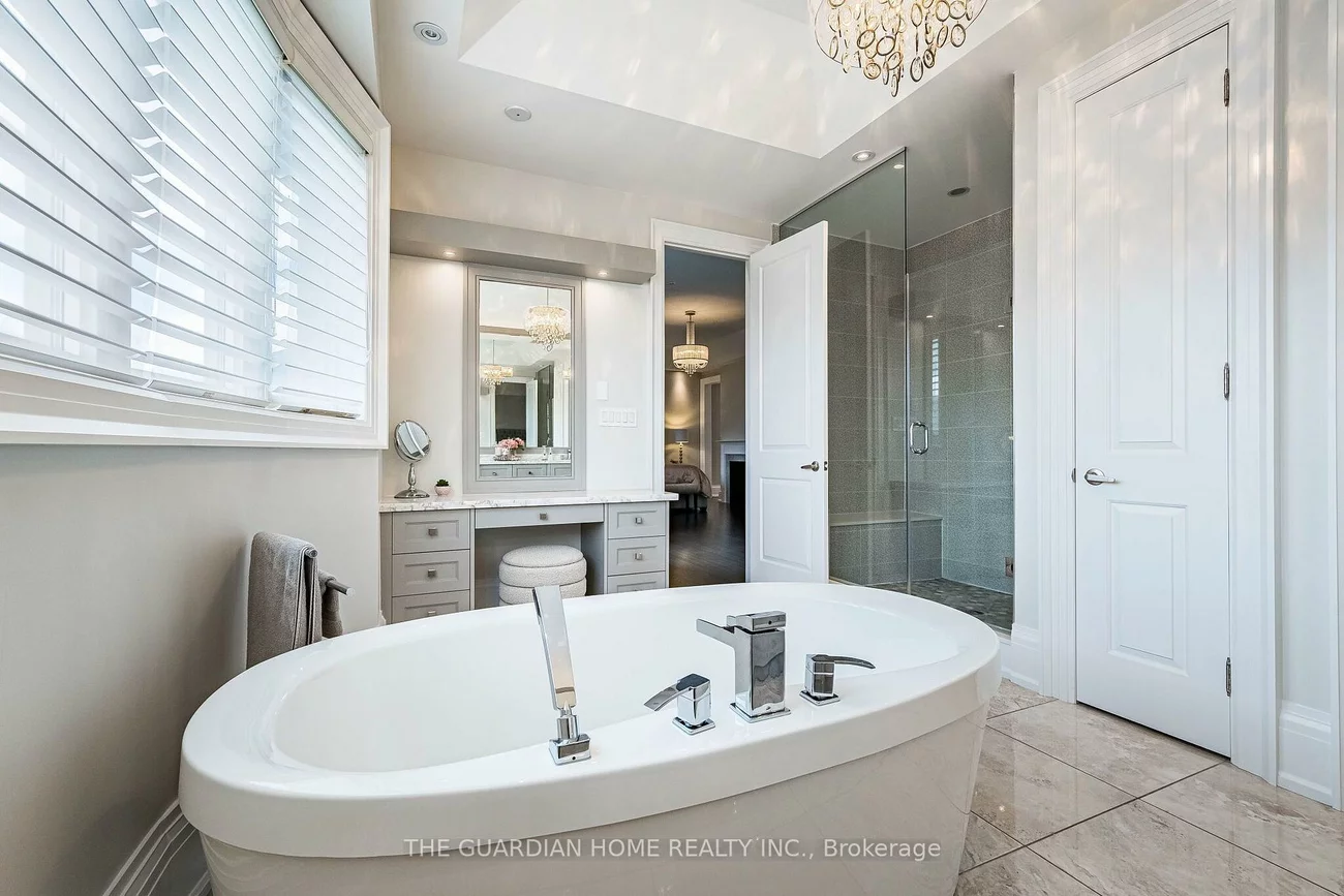 30, Tiburon, Kleinburg, Vaughan