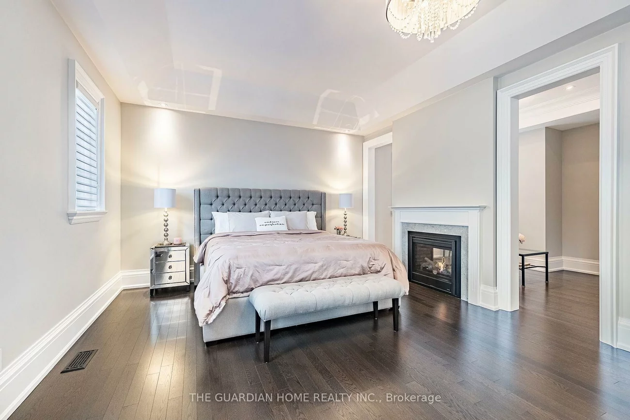 30, Tiburon, Kleinburg, Vaughan