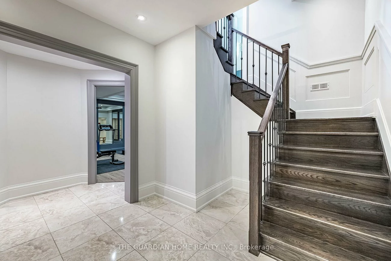 30, Tiburon, Kleinburg, Vaughan
