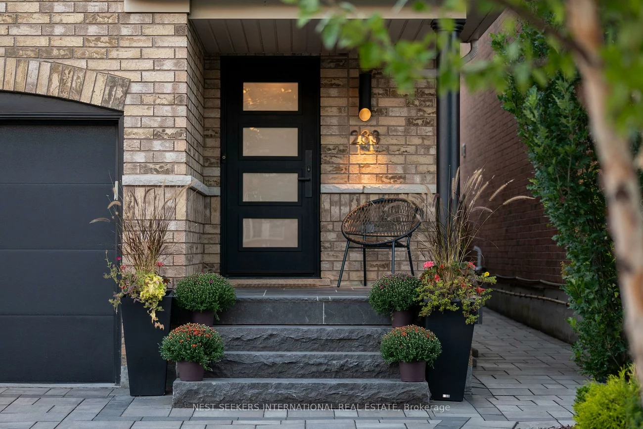 233, Venice Gate, Vellore Village, Vaughan