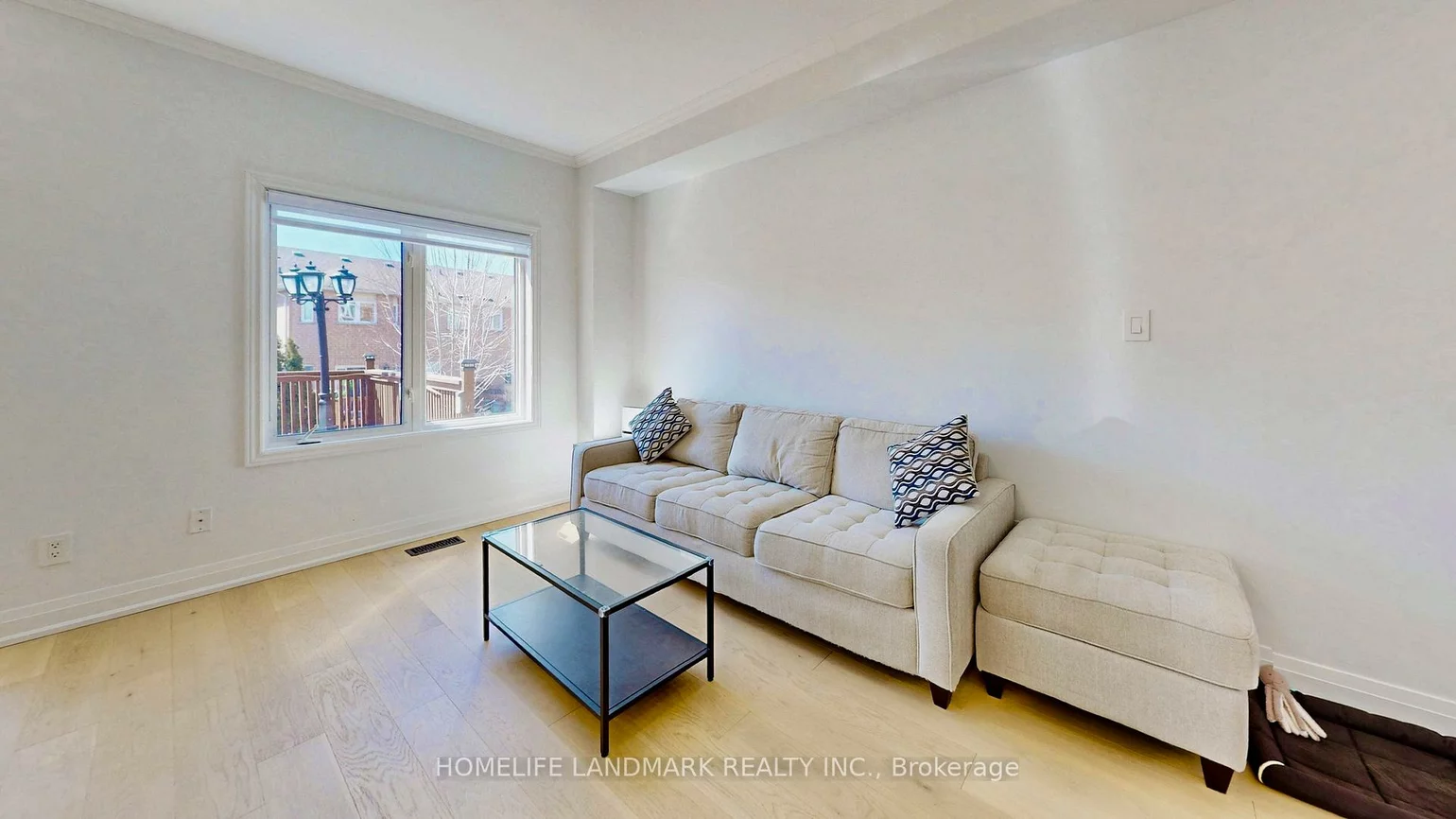 32, Arco, Maple, Vaughan