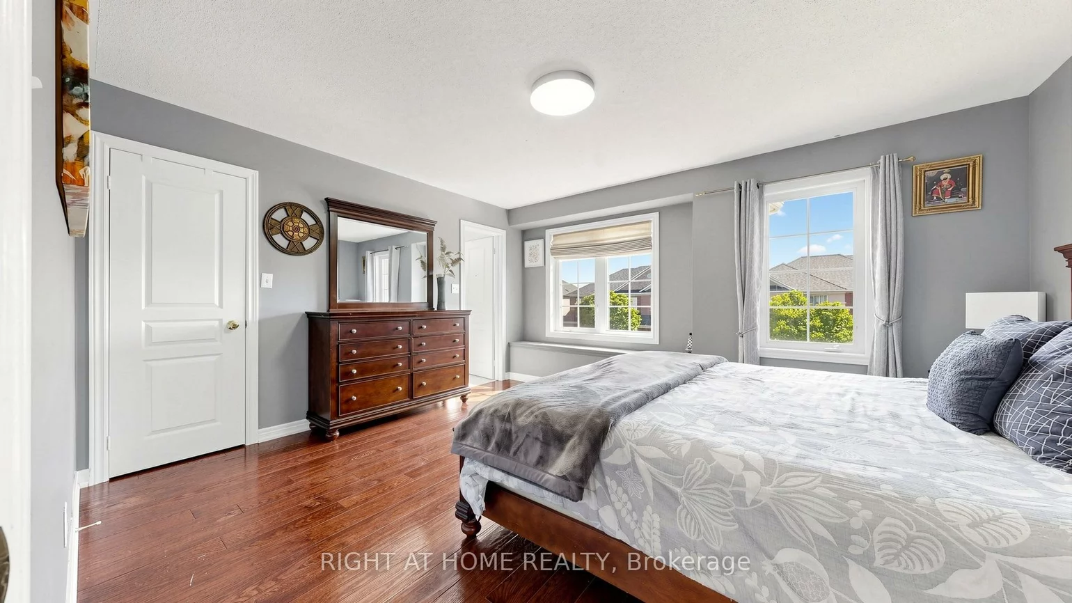 40, Chateau, Vellore Village, Vaughan