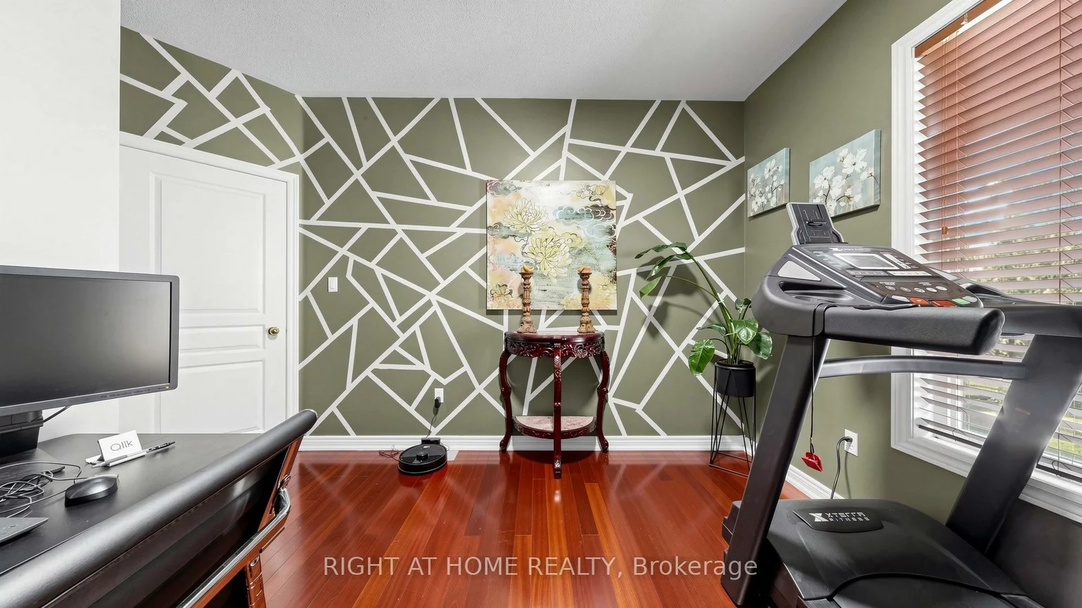 40, Chateau, Vellore Village, Vaughan