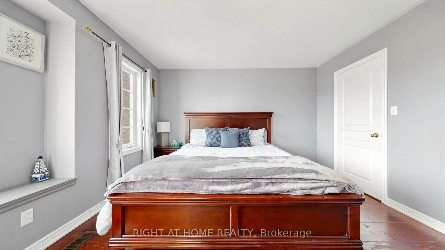 40, Chateau, Vellore Village, Vaughan