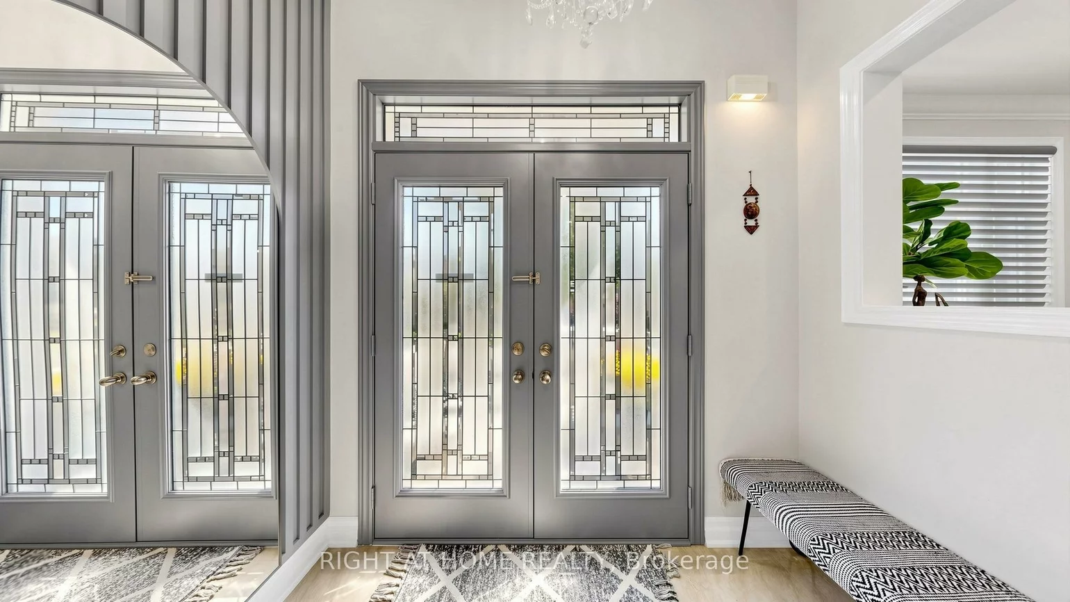 40, Chateau, Vellore Village, Vaughan