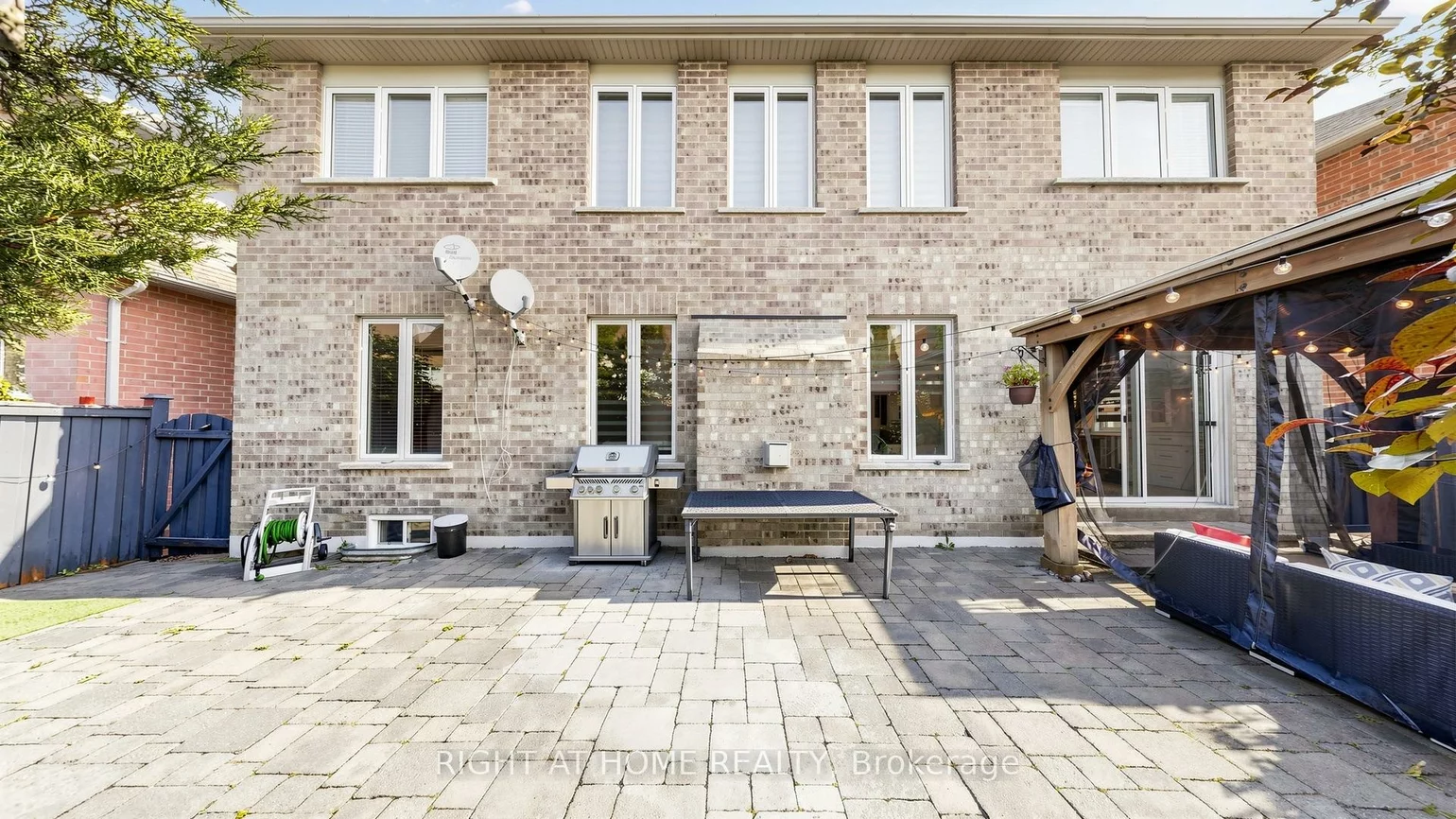 40, Chateau, Vellore Village, Vaughan