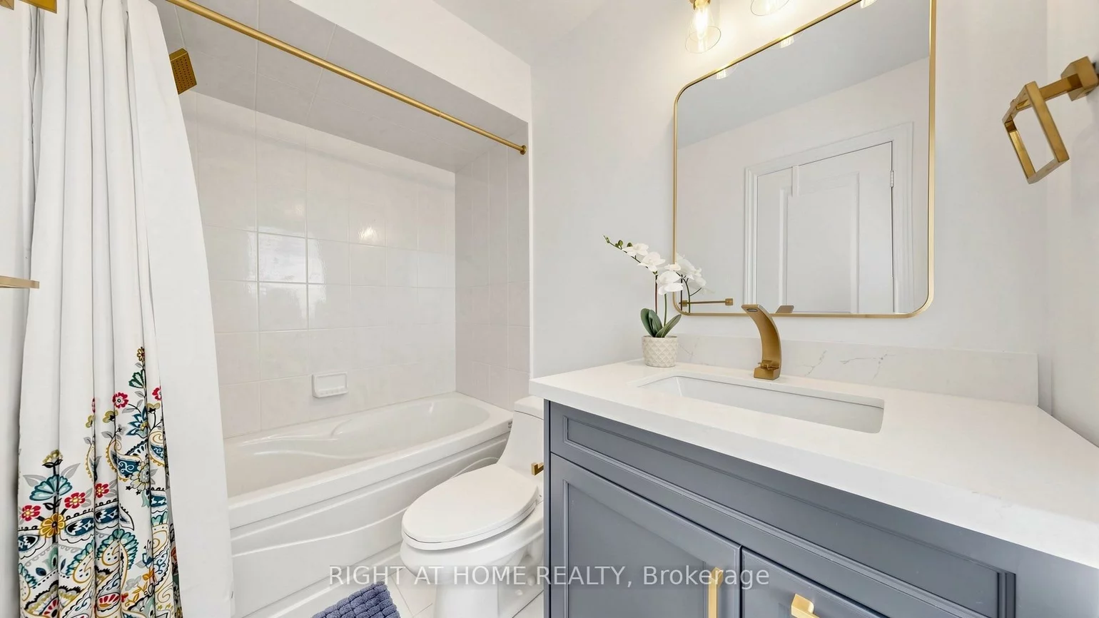 40, Chateau, Vellore Village, Vaughan