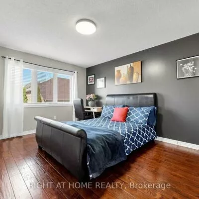 40, Chateau, Vellore Village, Vaughan
