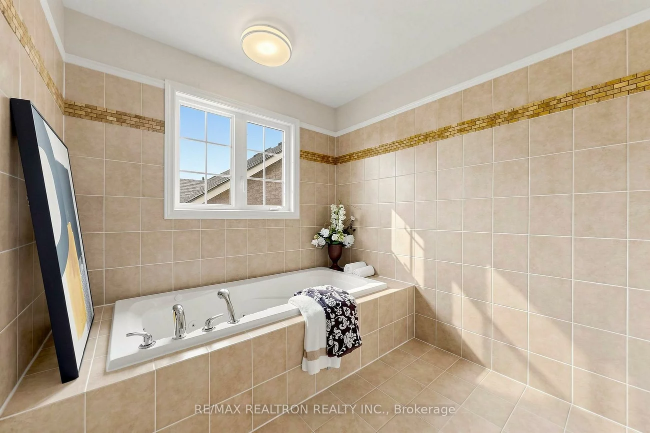 184, Ivy Glen, Patterson, Vaughan