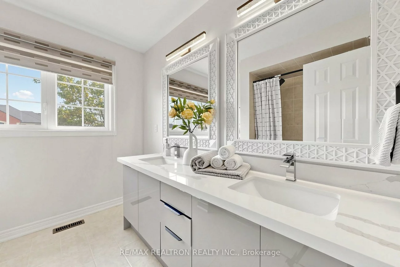 184, Ivy Glen, Patterson, Vaughan
