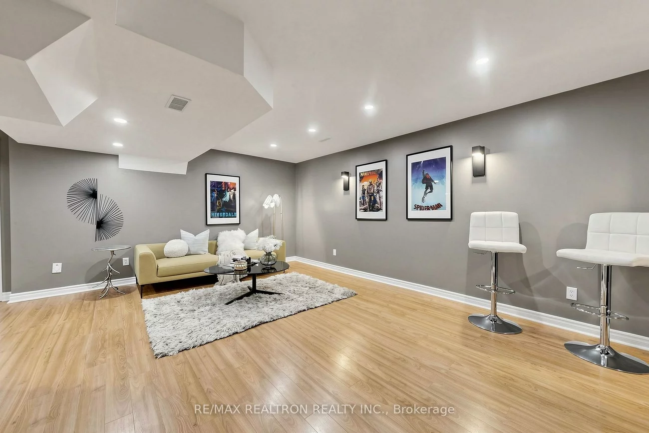 184, Ivy Glen, Patterson, Vaughan