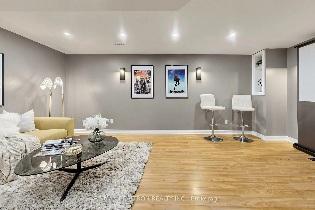 184, Ivy Glen, Patterson, Vaughan