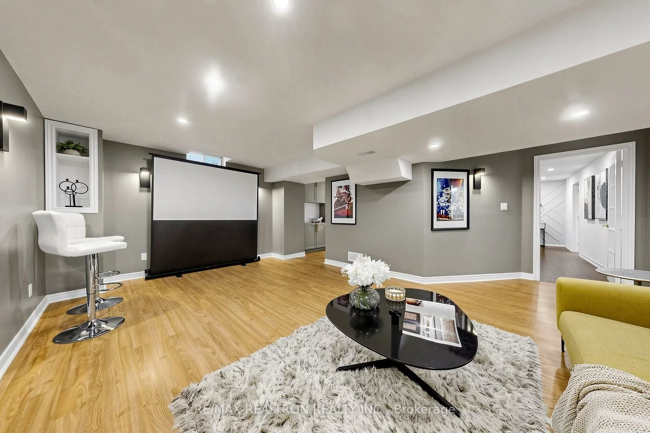 184, Ivy Glen, Patterson, Vaughan