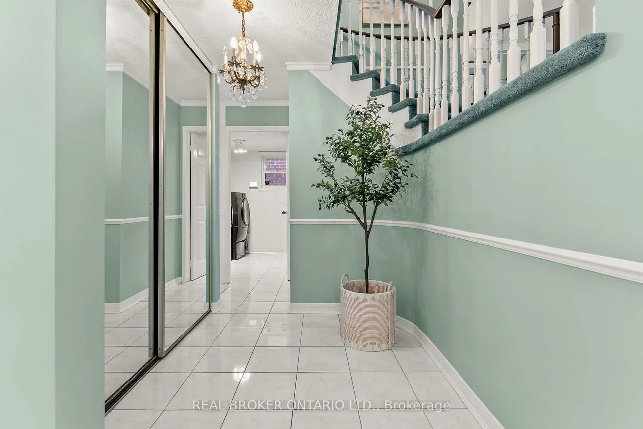 37, Jessica, Crestwood-Springfarm-Yorkhill, Vaughan
