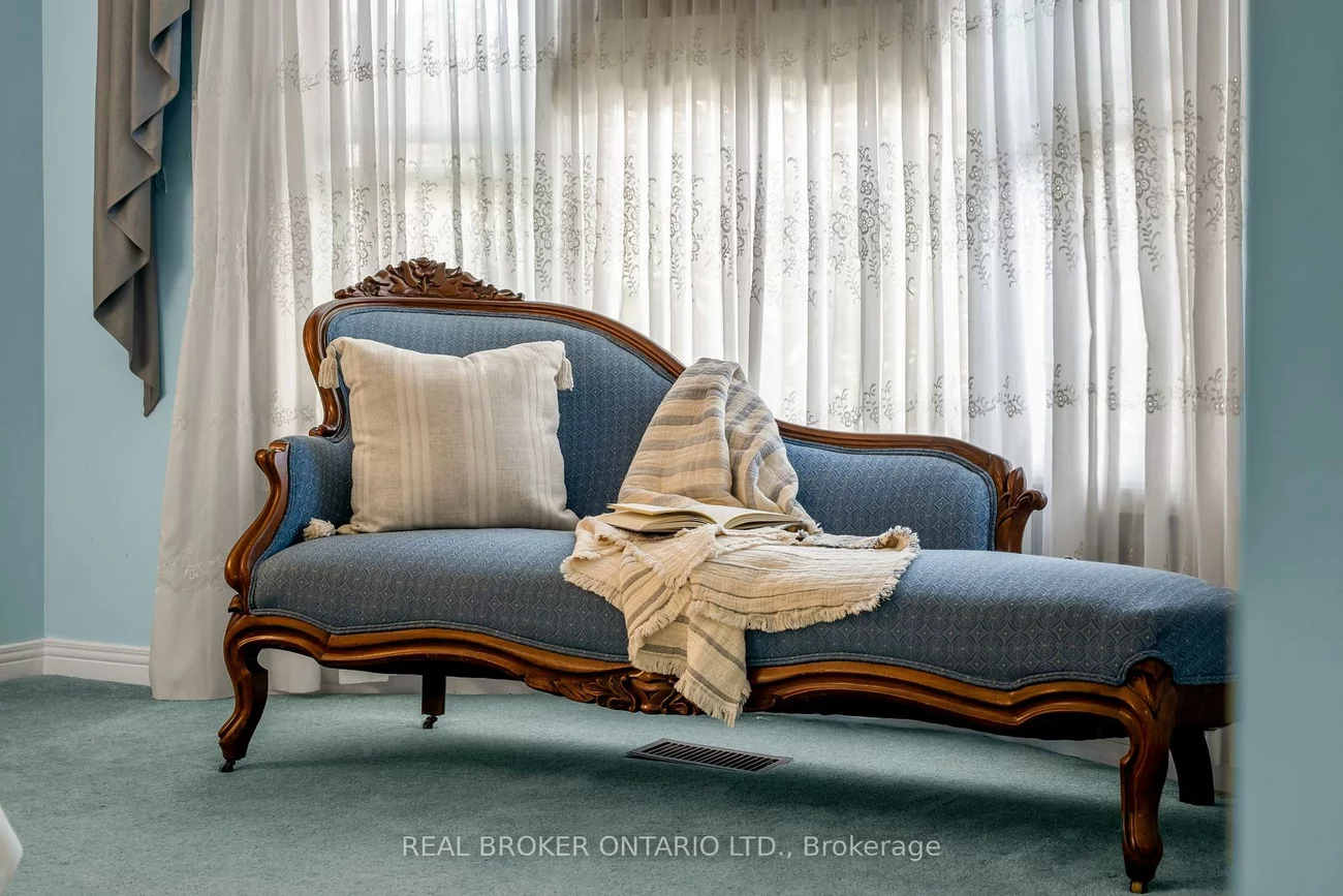 37, Jessica, Crestwood-Springfarm-Yorkhill, Vaughan