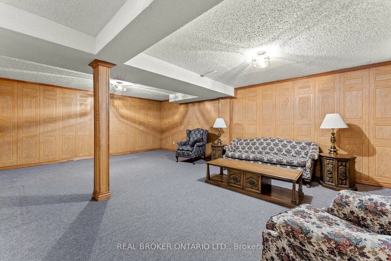 37, Jessica, Crestwood-Springfarm-Yorkhill, Vaughan