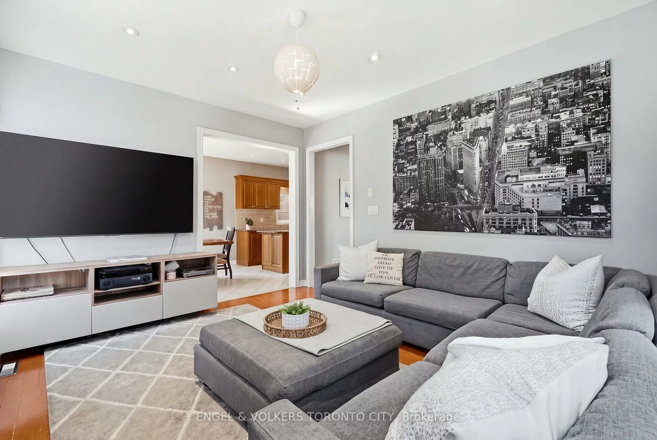 311, Maria Antonia, Vellore Village, Vaughan