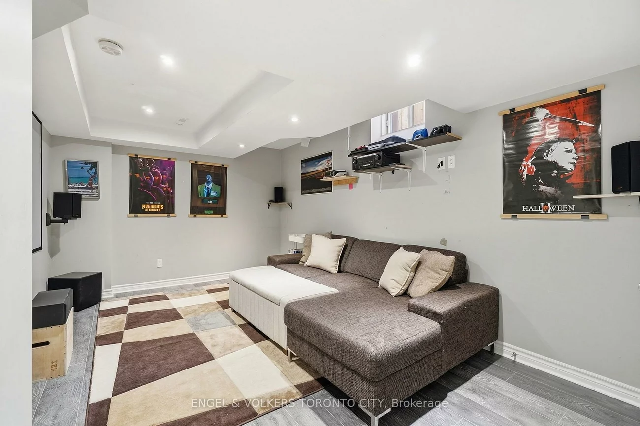 311, Maria Antonia, Vellore Village, Vaughan