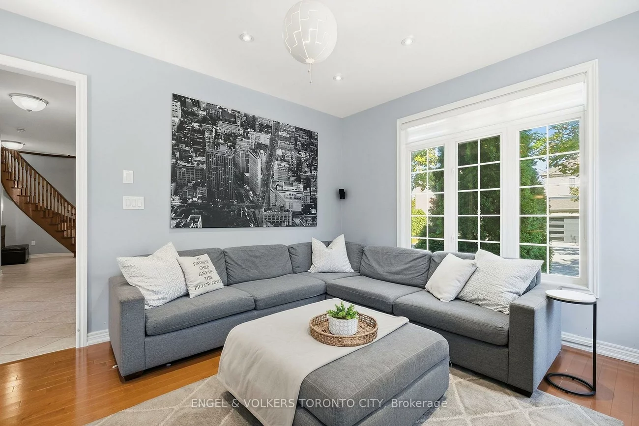 311, Maria Antonia, Vellore Village, Vaughan