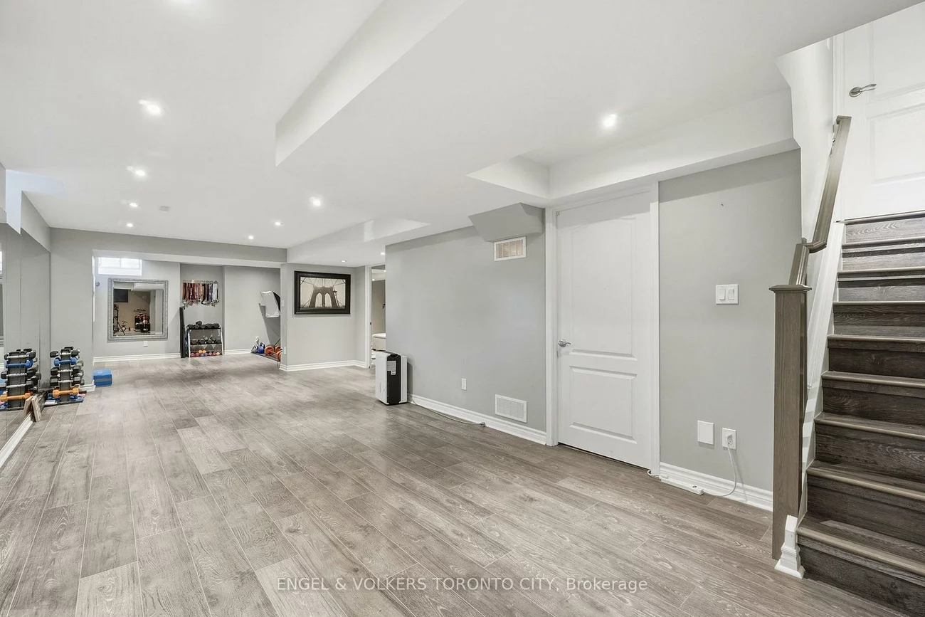311, Maria Antonia, Vellore Village, Vaughan