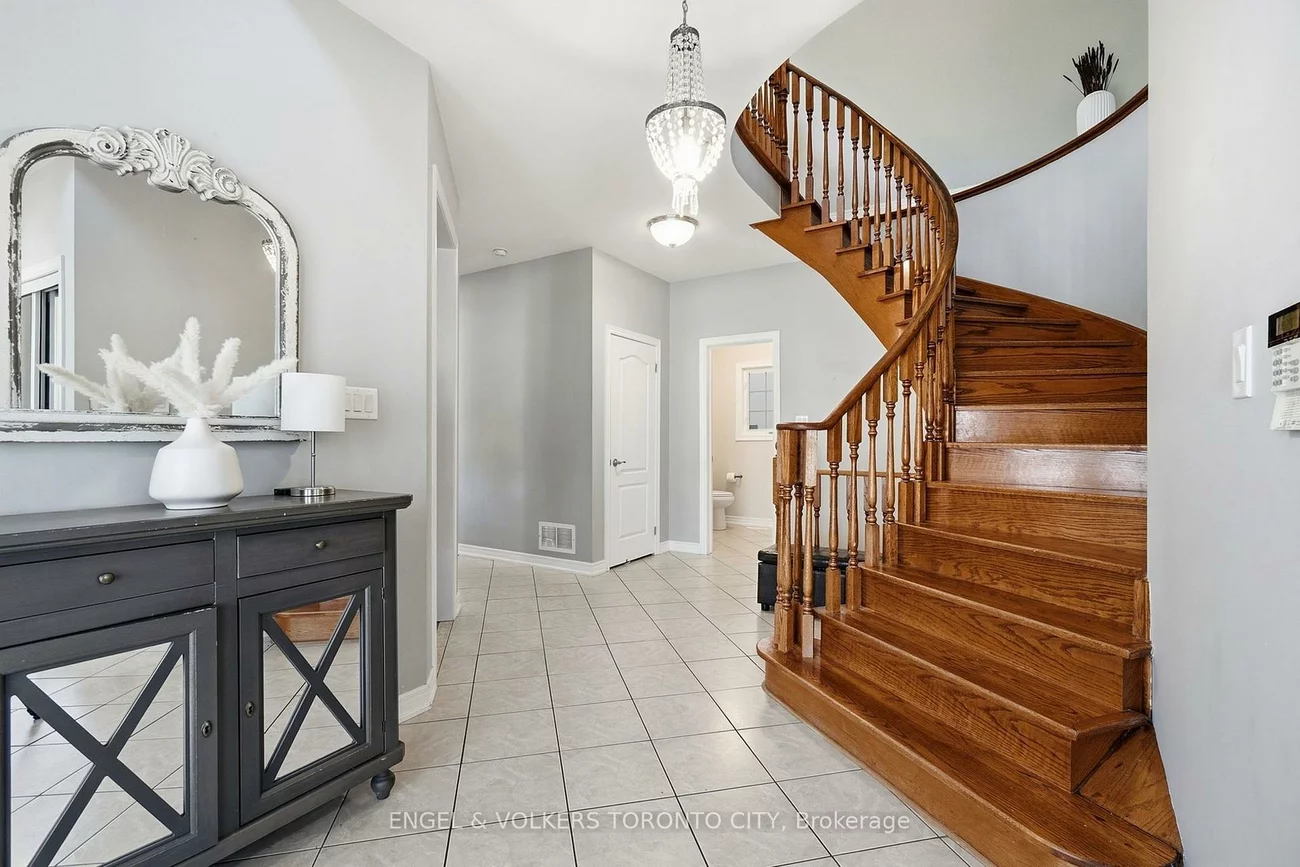 311, Maria Antonia, Vellore Village, Vaughan